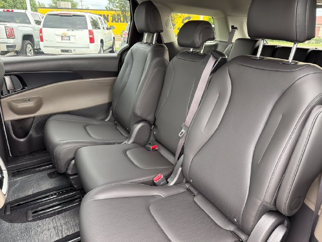 New 2027 Kia Carnival FWD image 19