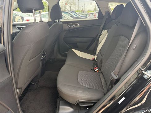 Used 2025 Kia Sportage LX image 24