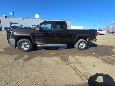 Used 2018 Chevrolet Silverado 2500 W/T image 4