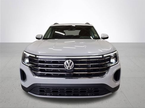 New 2026 Volkswagen Atlas Peak Edition image 3