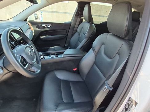 Used 2023 Volvo XC60 B5 Plus AWD/4WD image 17