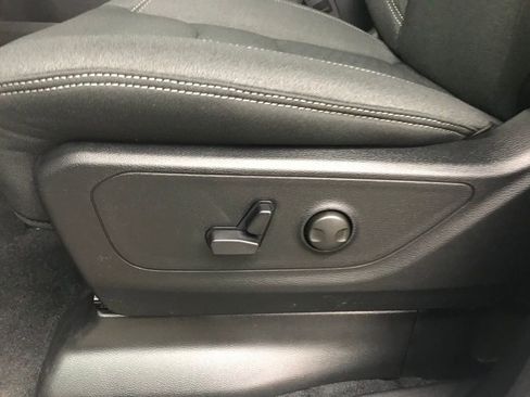 New 2026 RAM 1500 4x4 Crew Cab image 13