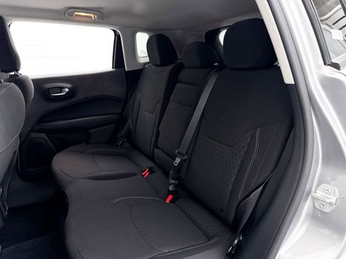 Used 2019 Jeep Compass Sport w/ Tech Group FWD image 27