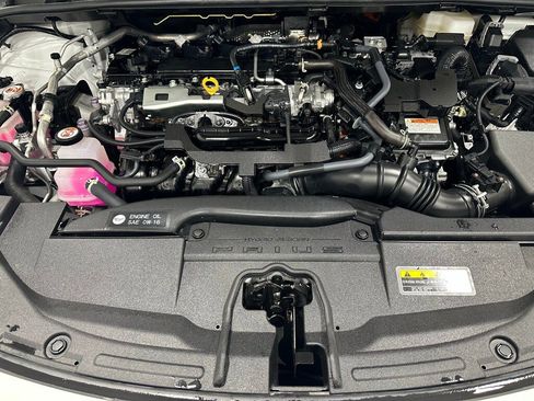 Used 2025 Toyota Prius XLE image 63