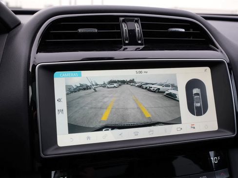 Used 2020 Jaguar F-PACE Premium image 14