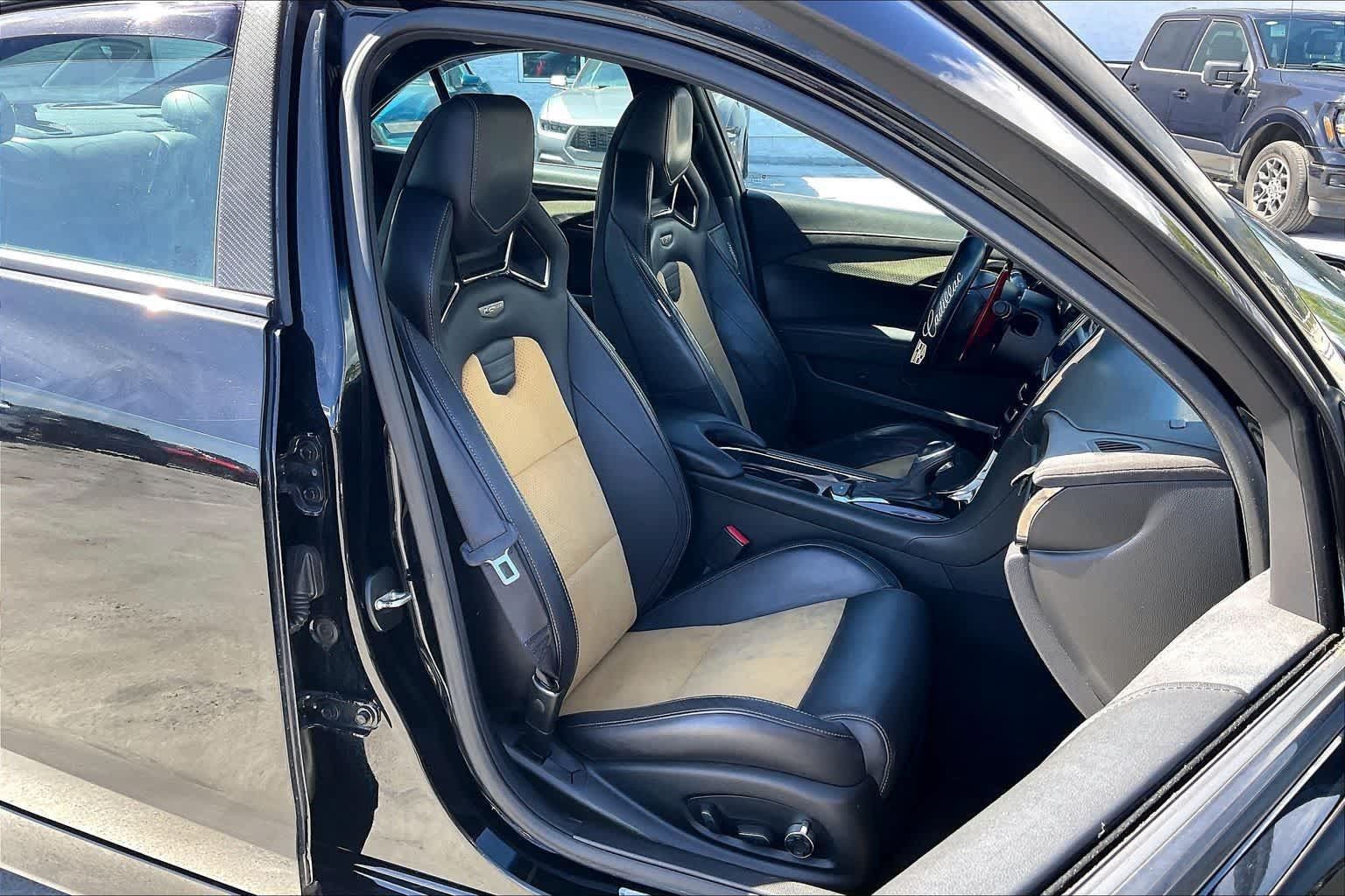 Used 2017 Cadillac ATS V w/ Luxury Package RWD image 13