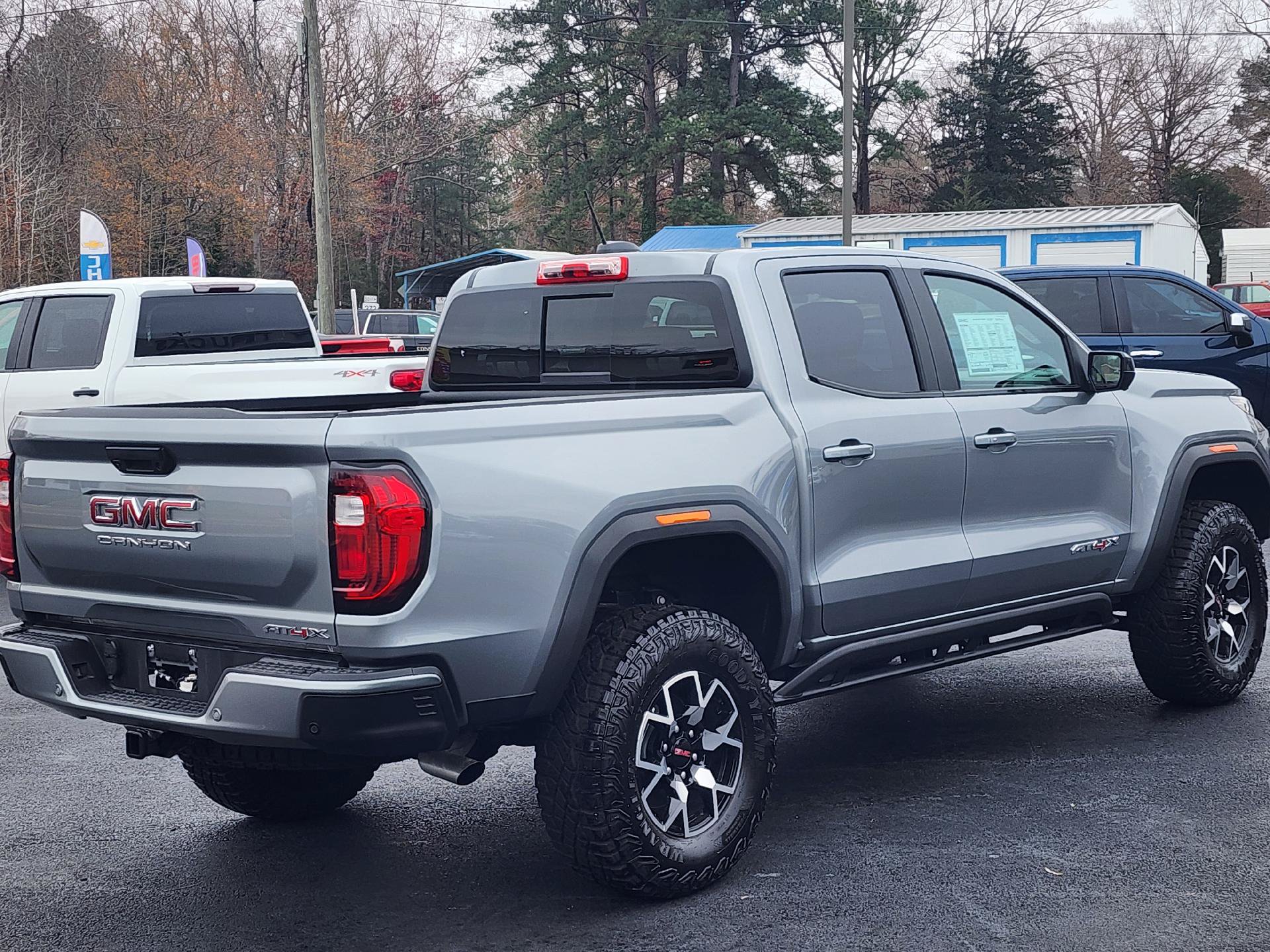 Used 2025 GMC Canyon AT4 w/ AT4X Package AWD/4WD image 3