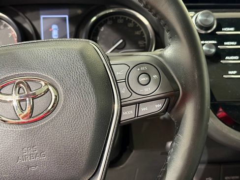 Used 2020 Toyota Camry SE FWD image 24