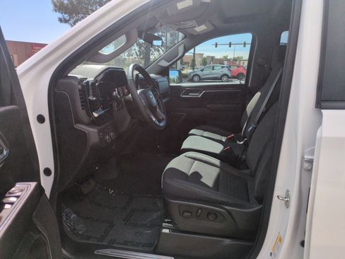 Used 2023 Chevrolet Silverado 1500 LT AWD/4WD image 9