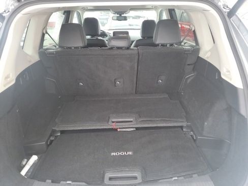 Used 2021 Nissan Rogue SL w/ Premium Package image 11