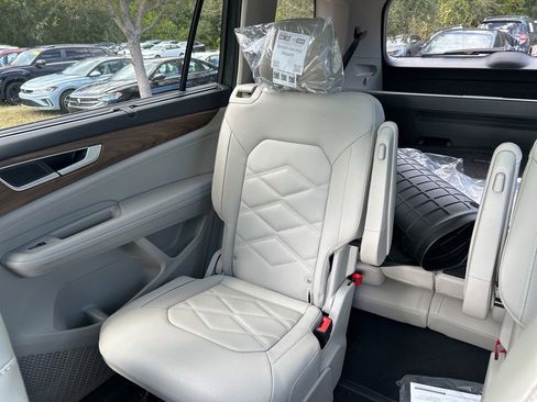 New 2026 Volkswagen Atlas SE image 12