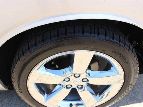Used 2010 Dodge Challenger R/T RWD image 36