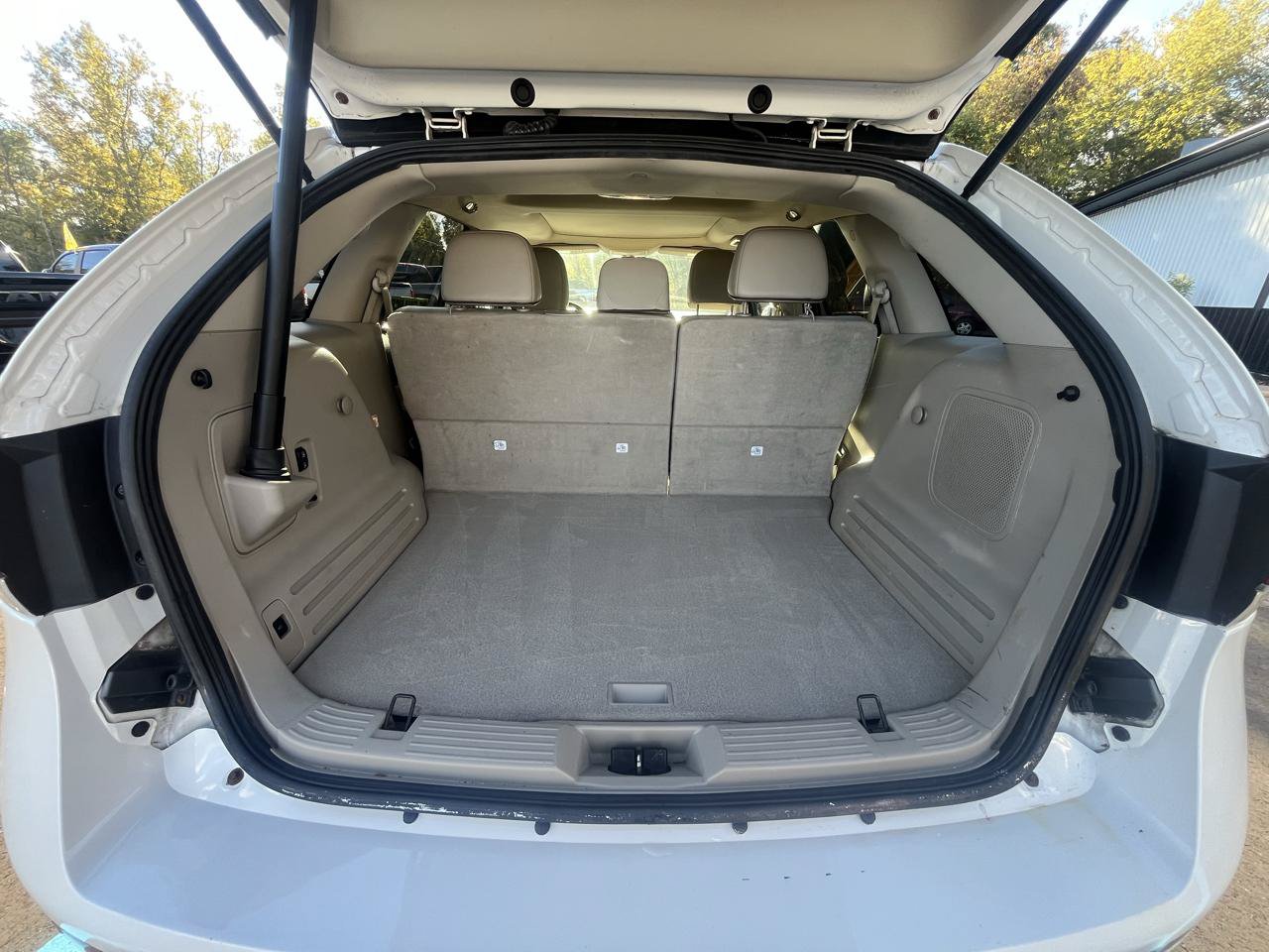 Used 2011 Lincoln MKX AWD w/ Sight & Sound Pkg image 20