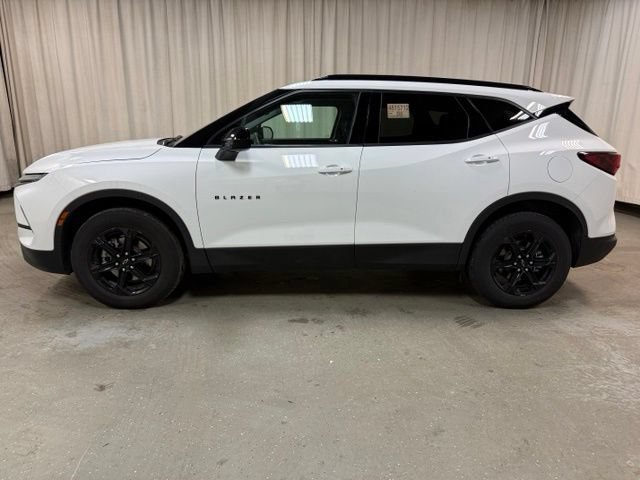 Used 2025 Chevrolet Blazer LT w/ Convenience Package AWD/4WD image 9