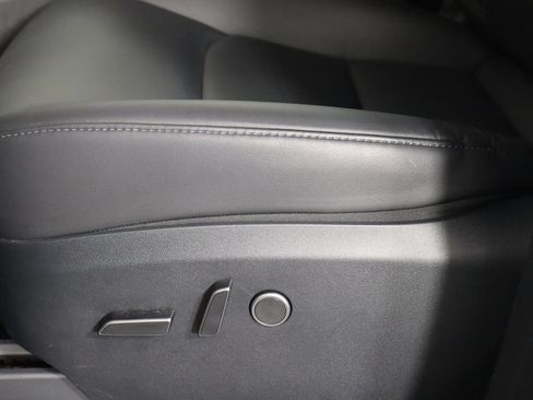 Used 2023 Tesla Model Y Long Range AWD/4WD image 18