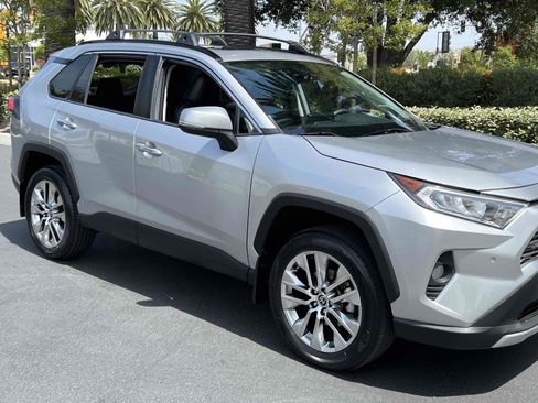 Used 2021 Toyota RAV4 Limited w/ Carpet Mat Package (TMS) image 54