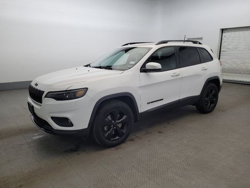 Used 2019 Jeep Cherokee Latitude Plus AWD/4WD image 2