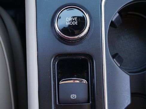 Used 2023 Lincoln Corsair AWD w/ Rear Removable Package Tray image 47