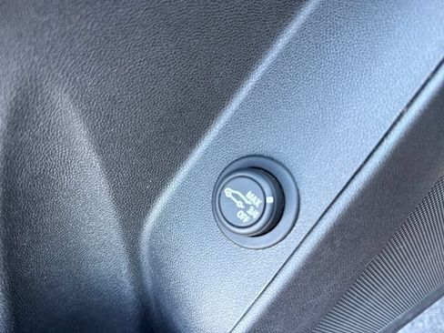Used 2021 Chevrolet Equinox LT FWD image 28