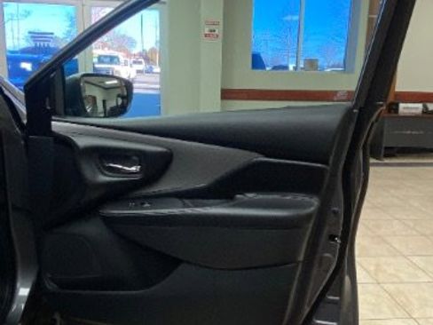 Used 2021 Nissan Murano S image 17
