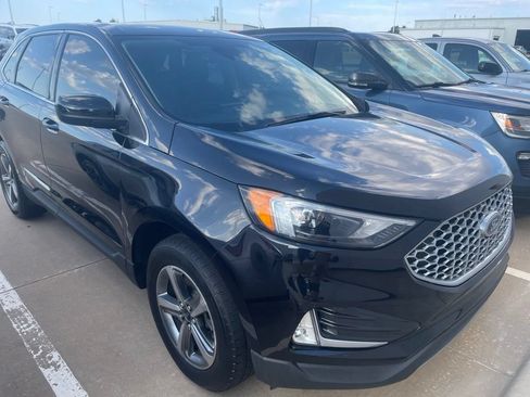 Used 2024 Ford Edge SEL w/ Convenience Package AWD/4WD image 3