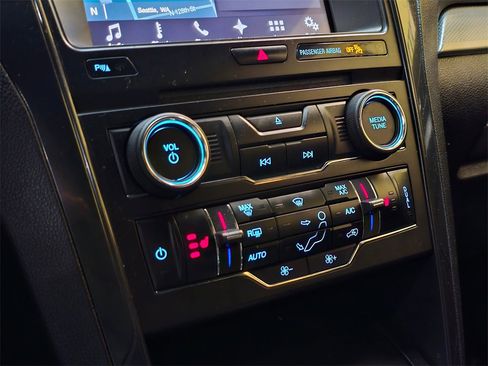 Used 2017 Ford Explorer XLT w/ Equipment Group 202A image 26