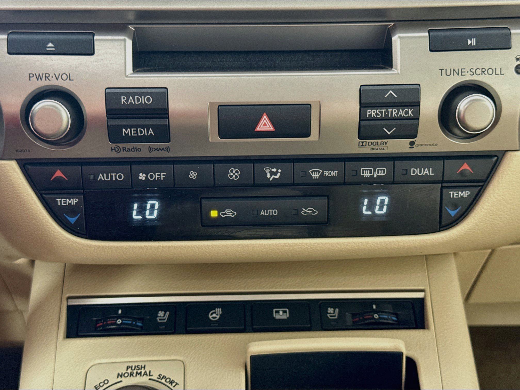 Used 2013 Lexus ES 300h w/ Luxury Pkg FWD image 13