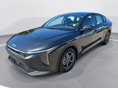 New 2025 Kia K4 LXS