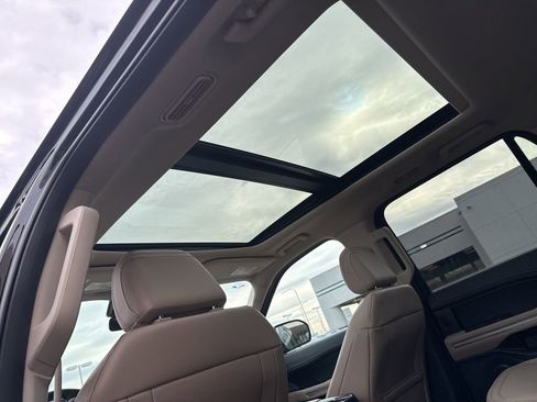 Used 2024 Ford Expedition Max Limited image 24