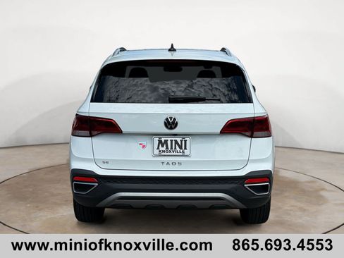 Used 2024 Volkswagen Taos SE FWD image 4