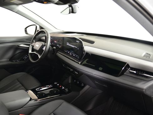 Certified 2025 Audi Q6 e-tron Premium w/ Convenience Package image 20