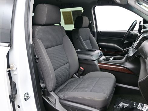 Used 2018 GMC Yukon SLE w/ SLE Value Package image 12