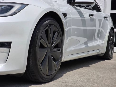 Used 2022 Tesla Model S Standard Range AWD/4WD image 40