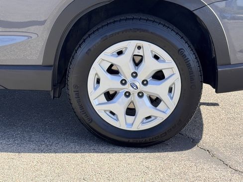 Used 2021 Subaru Forester Base image 14