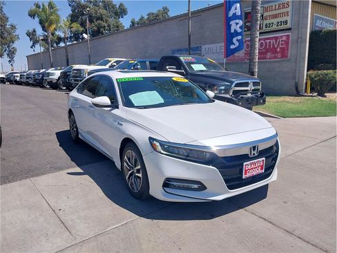 Used 2018 Honda Accord Touring image 3