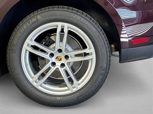 Used 2026 Porsche Macan AWD/4WD image 24