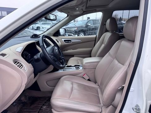 Used 2019 Nissan Pathfinder SL w/ SL Premium Package image 10
