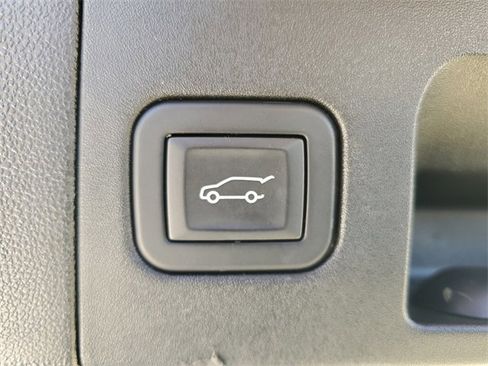 Used 2025 Cadillac XT5 Premium Luxury image 38