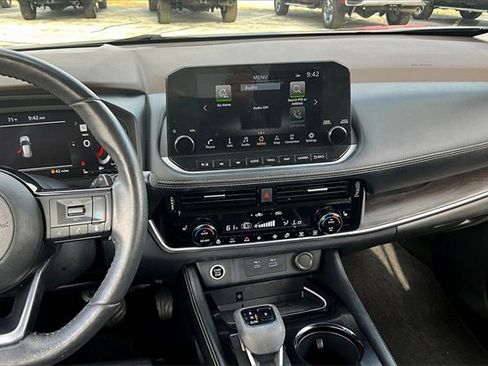 Used 2023 Nissan Rogue Platinum w/ Platinum Premium Package image 9