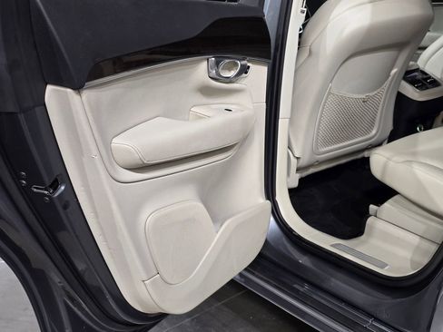 Used 2017 Volvo XC90 T6 Momentum w/ Vision Package image 34