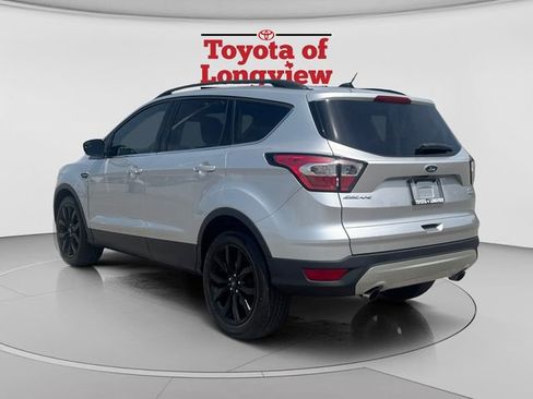 Used 2018 Ford Escape SE FWD image 3