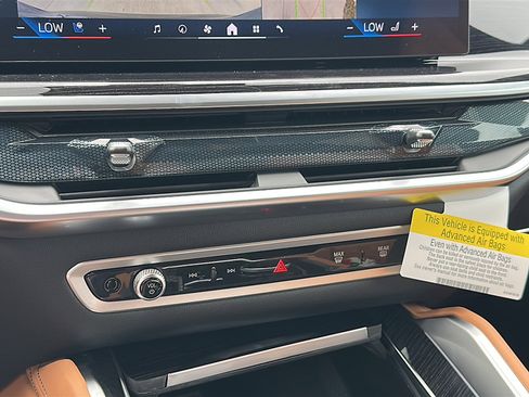 New 2026 BMW X6 xDrive40i w/ Climate Comfort Package image 24