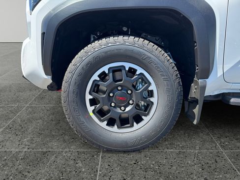 New 2025 Toyota Tacoma TRD Off-Road image 9