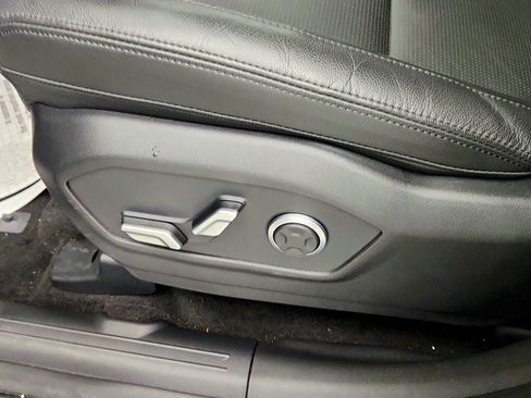 Used 2025 Hyundai Santa Fe Limited FWD image 12