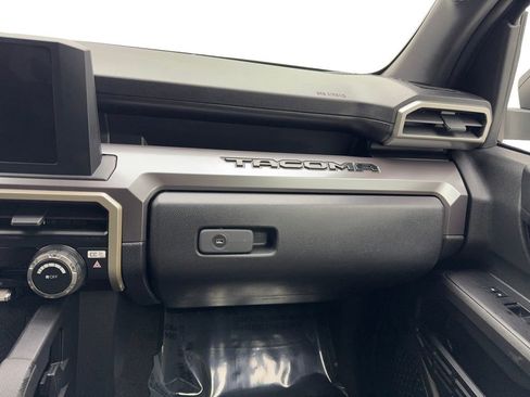 Used 2025 Toyota Tacoma TRD Off-Road image 60