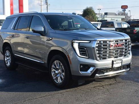 Used 2025 GMC Yukon Denali image 3
