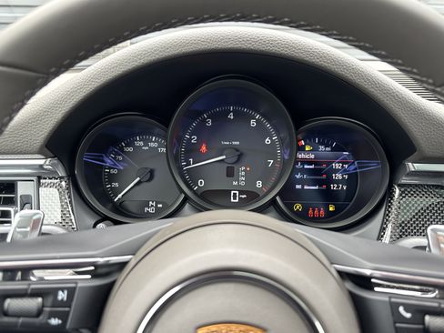 New 2026 Porsche Macan AWD/4WD image 17