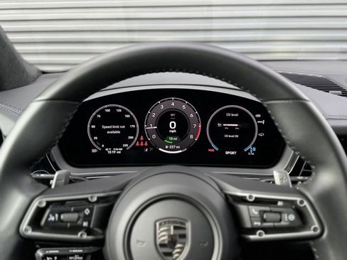 Used 2025 Porsche Cayenne Turbo image 21