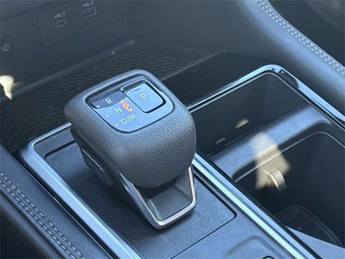 Certified 2024 Nissan Pathfinder Platinum image 15