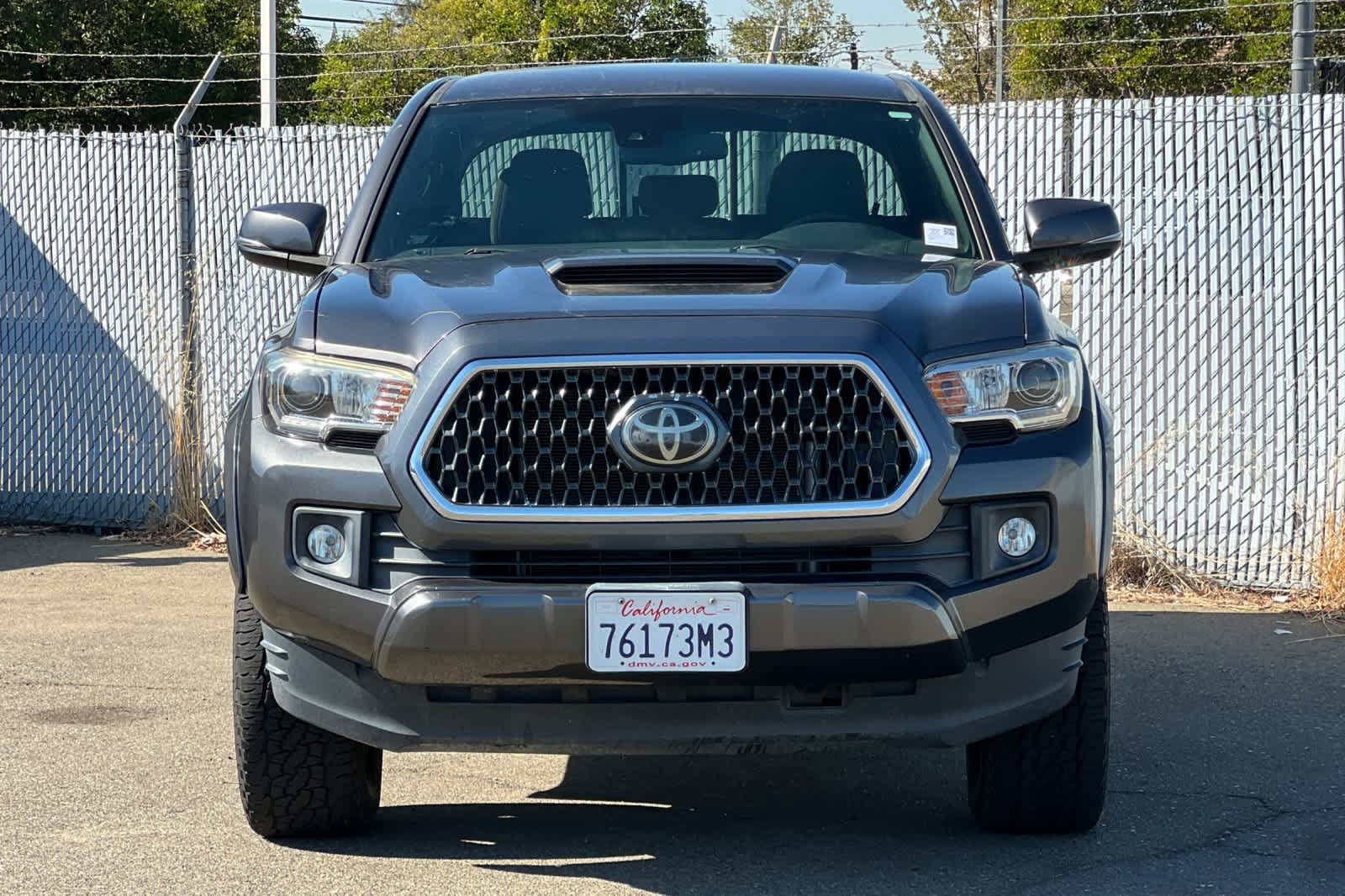 Used 2018 Toyota Tacoma TRD Sport w/ Technology Package AWD/4WD image 8